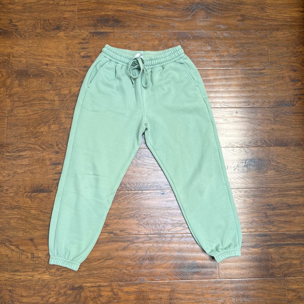 Fabletics Woman’s Light Green Joggers